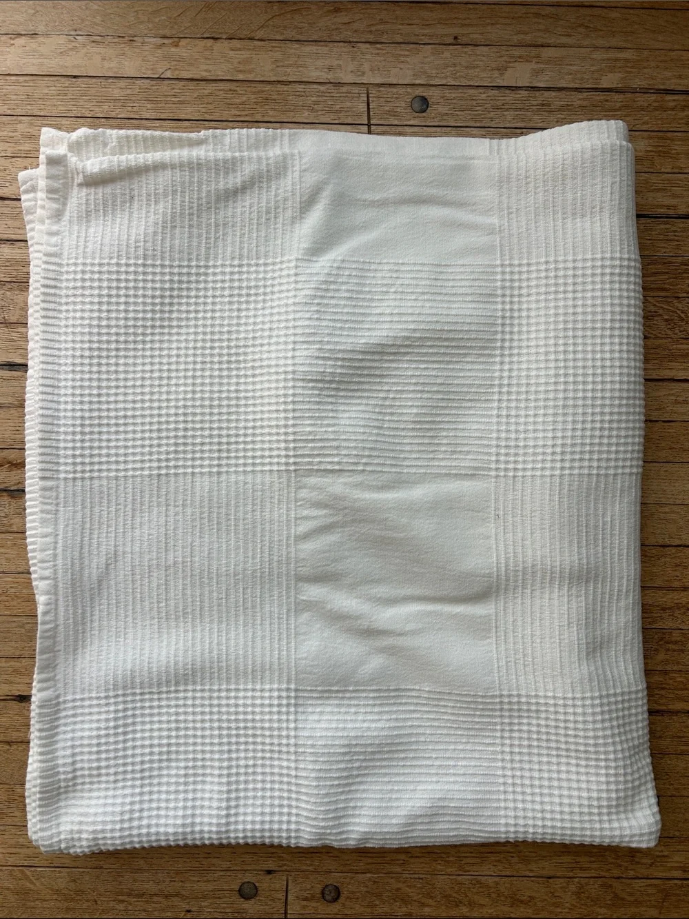 IKEA INDIRA White Textured Bedspread - Lightweight Waffle Weave king/queen